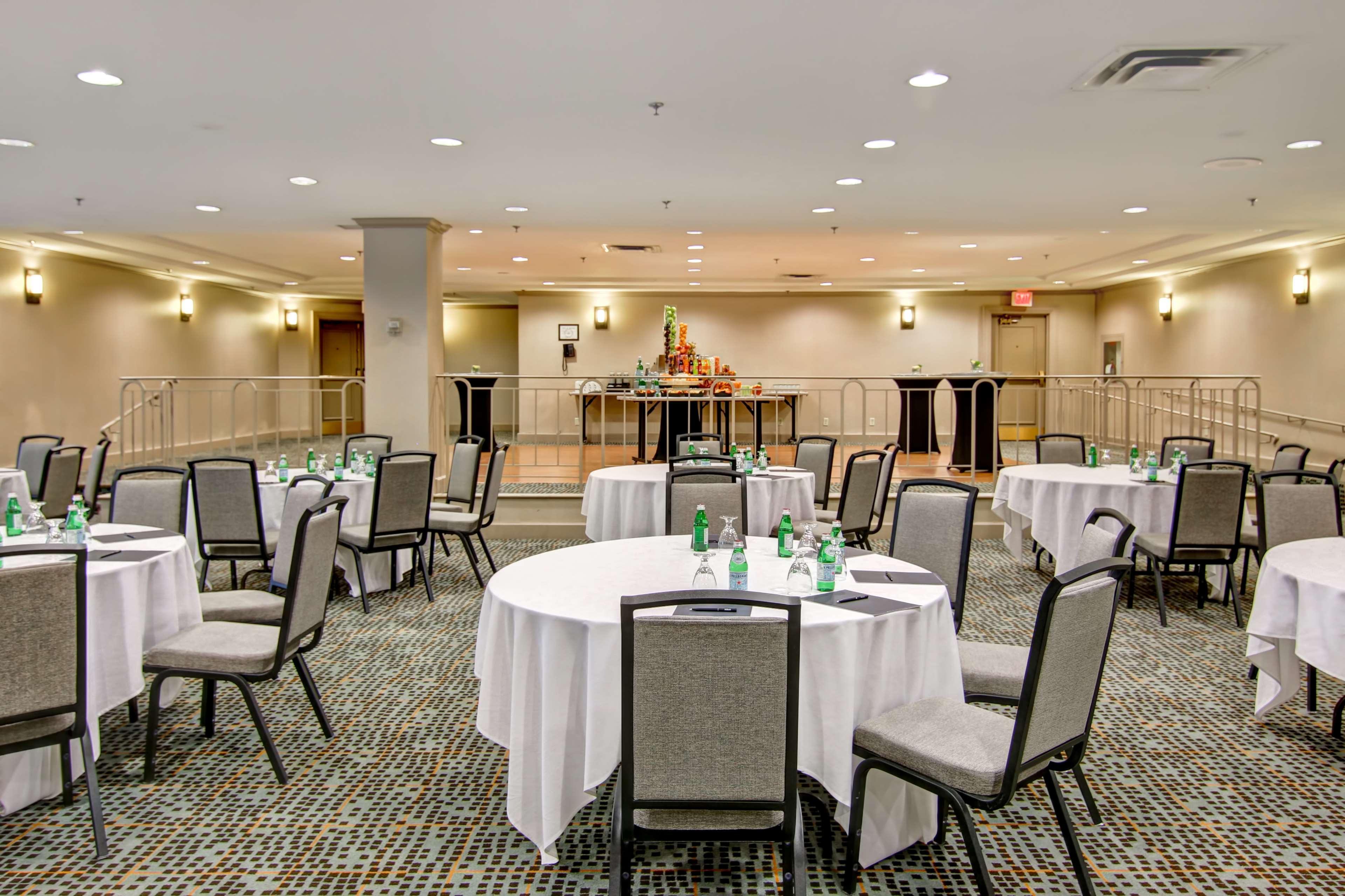 מלון Hilton Mississauga/Meadowvale מראה חיצוני תמונה